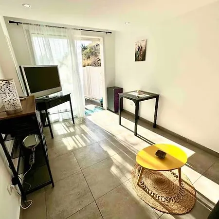 Type 2 Centre Apartment *