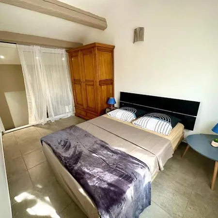 Type 2 Centre Apartment